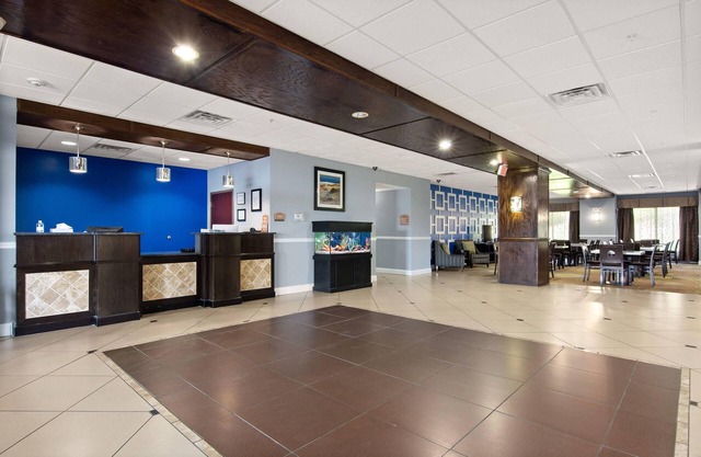 SureStay Plus Hotel By Best Western Portland Route 52 West