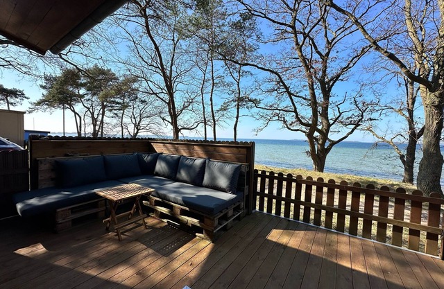Bungalow 'Surf- In Erster Reihe' mit Meerblick, privater Terrasse und Wi-Fi