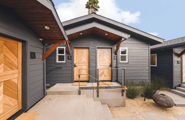 Surf Lodge