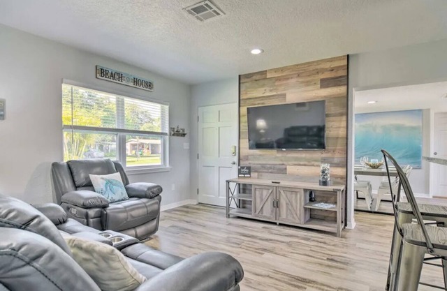 Surf n Turf Dog Friendly Home