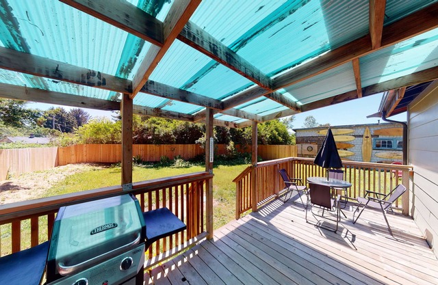 Surf Shack - Dog Friendly & Near Moonstone Beach!
