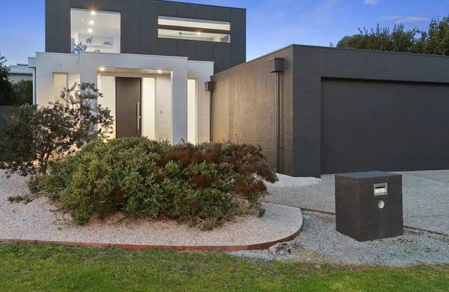 Surfcoast's Luxury Oasis