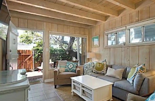 Surfside Cottage - 200 ft from the Sand