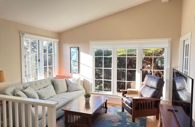Surfside Ocean-View Oasis – Steps from Windansea Beach