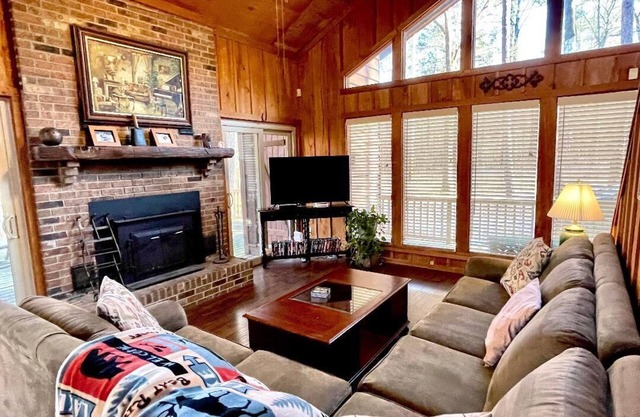 Surprise Valley - 3/2 Pickwick Lake Cabin - no pet fee