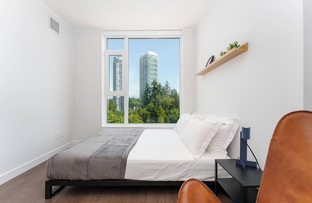 Surrey Central - 1 Bed