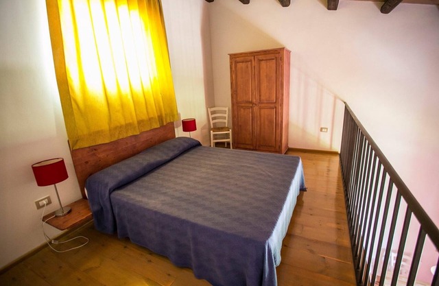 Surrounded by a lush citrus grove, strategic location for tours in Sicily!