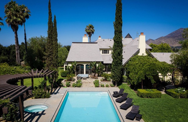 Case Grande Ojai - Retreat - Gästehaus - Pool - Yoga - Privatsphäre - Schlafmöglichkeiten für 16