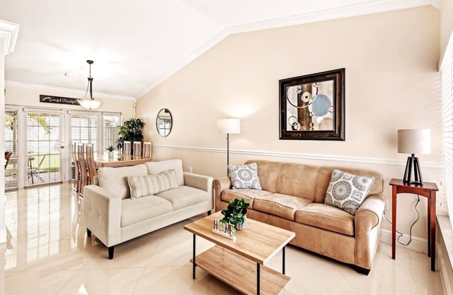 SW Miami Oasis w/playroom & basketball court