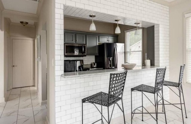 Swanky Fully Equipped St. Matthews Apartment