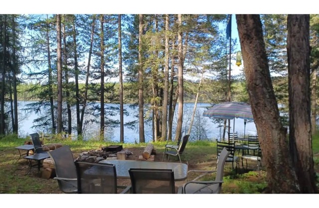 Swans Nest Cabin 4/ 1 King