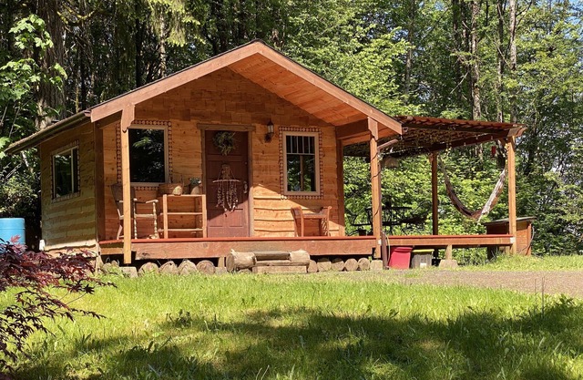 Swedish Cabin in the Woods with Columbia River Views