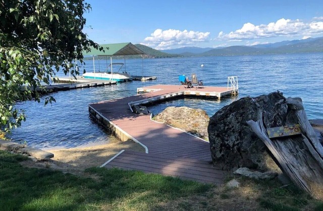 Sweeping Lake Pend Oreille for all seasons with waterfront access - Perfect base camp for skiing