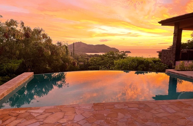 Villa Vista Magnifica - Oceanview Hillside Home