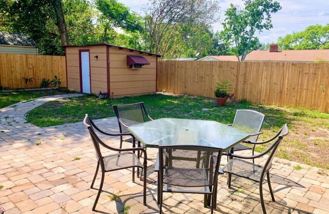 Sweet Cottage 5 mi to Legoland & 0.5 mi to dwntwn