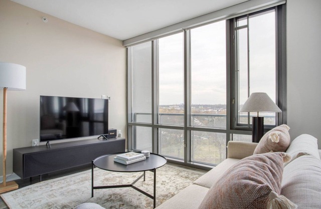 Sweet Del Ray 1BR w/ Gym & Entertainment Room, nr Dining, by Blueground