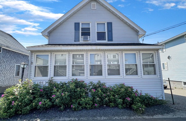 Sweet Dreams - W032 Quintessential Maine Beach House 50 yards away from Marsh Views and Wells Beach