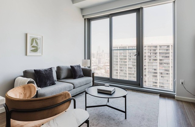 Sweet Hayes Valley 1BR w/ Spa, Pool, & Fitness Center