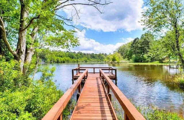 Sweet Marion - Dock + Boat Ramp + Spa + Lakefront!