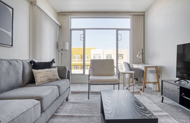 Sweet Palo Alto 2BR w/ W/D & Pool, walk to Pinterest, by Blueground