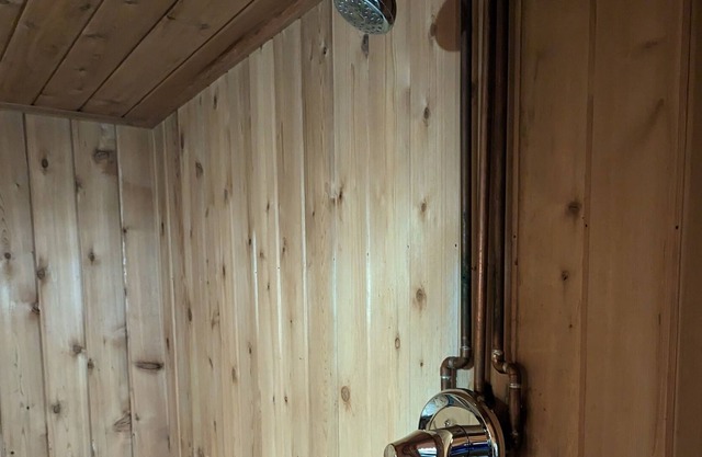Sweet, Spacious Sauna Retreat