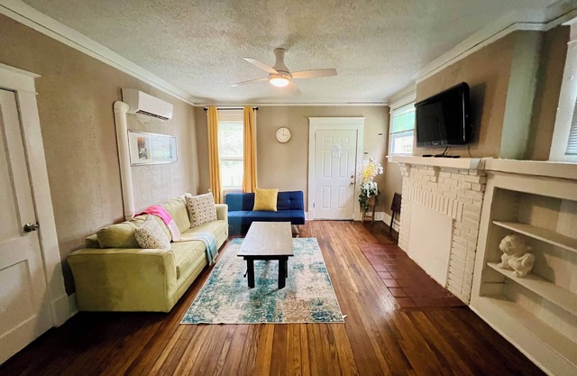 Sweet Stay- Charming two bedroom Townhouse in Midtown Memphis.