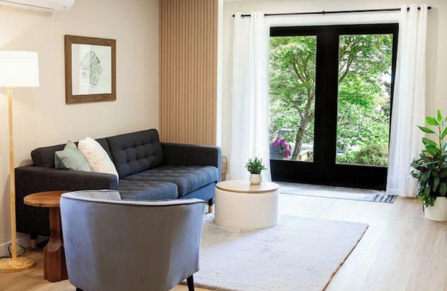 Sweet Suite by the Sea - Nanaimo, BC