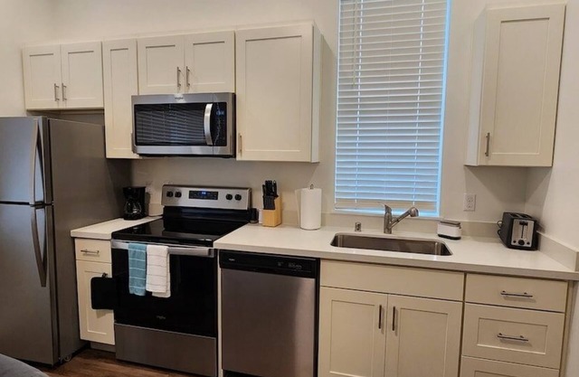 Sweet Tacoma 1BR/1BA near Military Base