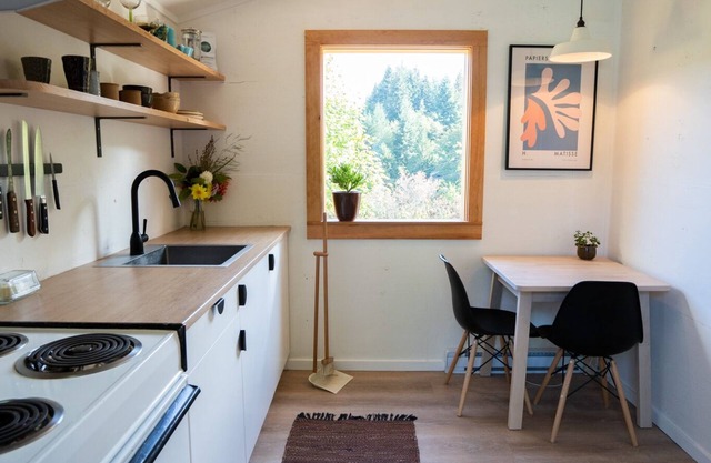 Sweet Valley Sky guest house - cozy rustic cabin with beautiful modern touches