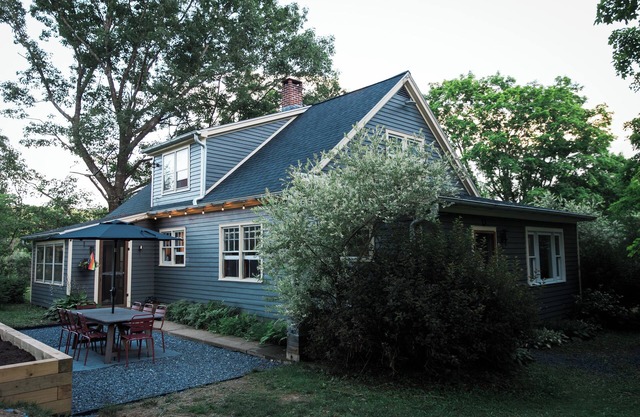 Sweet Valley Hi: Sunlit Retro Retreat