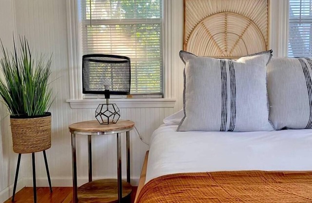 Sweet Zilker Studio | Walk to local ATX gems!