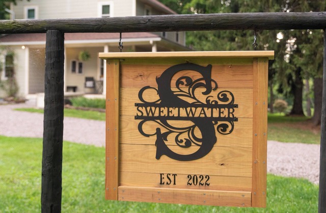 Sweetwater Farm with firepit and hiking trails!