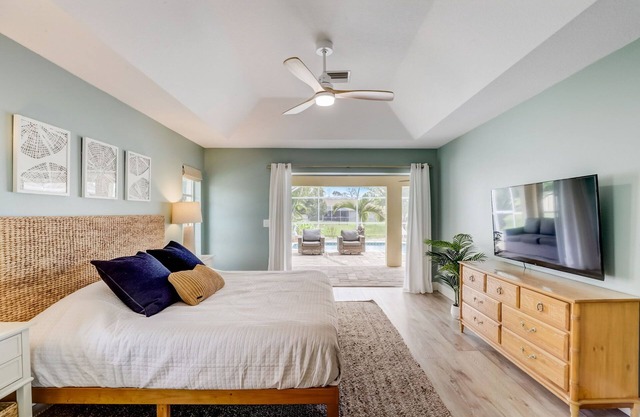 Swim All Winter: South-Facing Heated Pool & Luxe Family Escape!