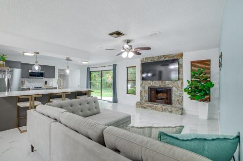 Swim and Hike Crystal River Retreat with Yard!