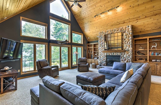 Seeufer Hayward Home mit Feuergrube von Ski Trails!