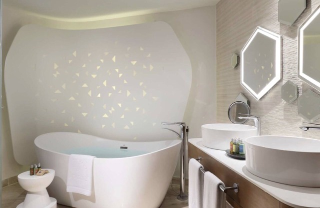 Swim up suites and lofts, Premium All inclusive adults only resort