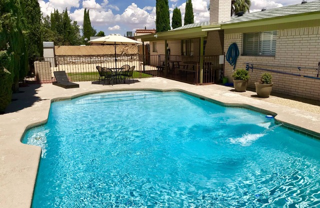 Beheizter Pool - Geräumiger Rückzugsort für Familien: 4 Schlafzimmer, in der Nähe des Flughafens, Ft Bliss