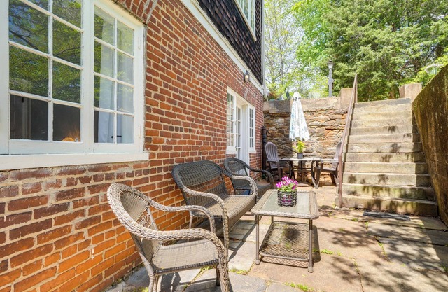 Historic Lynchburg Apartment w/ Pool Access!