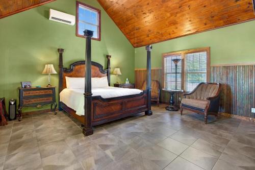 Swing On Inn- Hankie Pankie Cottage