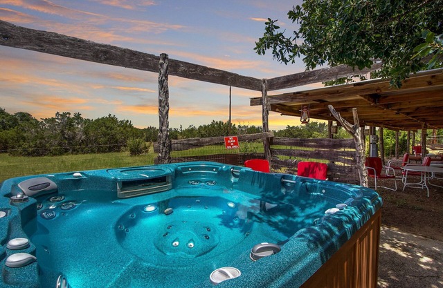 Swing On Inn I Hot tub, Sleeps 14