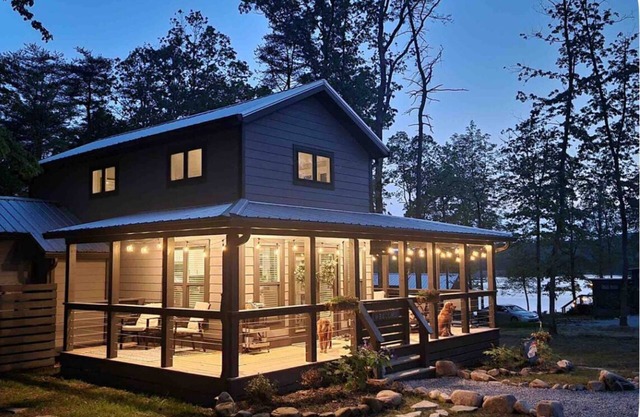Swordfish Suite DOG friendly- Pup Shed Retreat