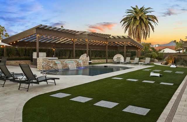 Unwind in Luxury: RnR - Scottsdale's Premier Entertainment Oasis 7 bedroom, 8.5 bath