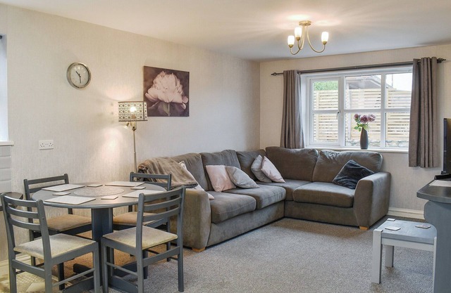 Sycamore Cottage - UK42884