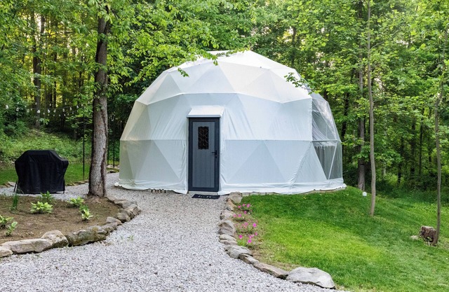 Sycamore Dome - Unique Glampsite w/ Chicken Coop