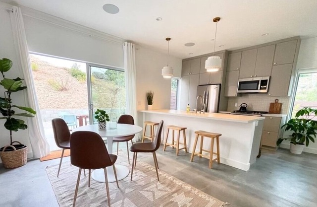 Sycamore Haven - Brand New Construction, Zen Birdsong Retreat