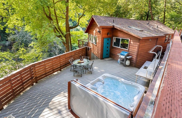 Sydney's Retreat: Stylish & Enchanting! Chill Treetop Paradise! HtTb/Pup/WiFi