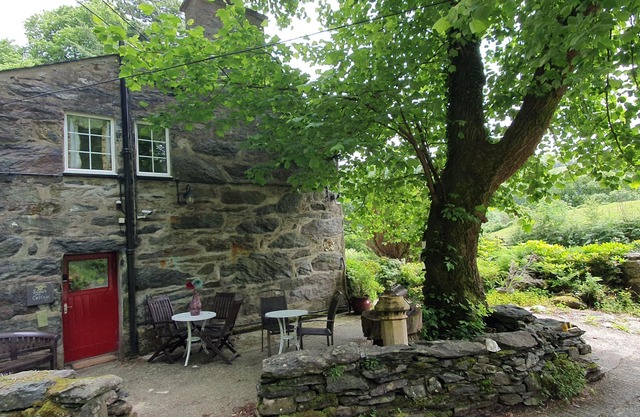 Sygun Cottage 40 mins walk to Watkin Waterfalls, Snowdon