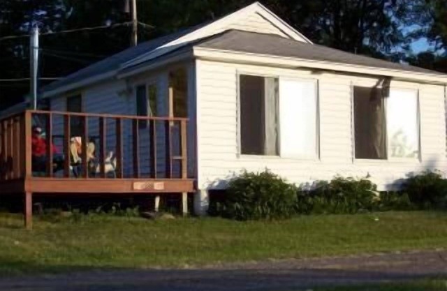 Syracuse NY, Cross Lake Cottage Lake Front 2 Bedroom Sunset Bonus!