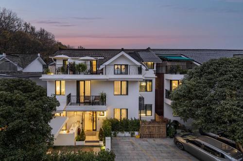 T innn - West Lake - Yueshang Yunshe Homestay - Hangzhou Taiziwan Park Branch
