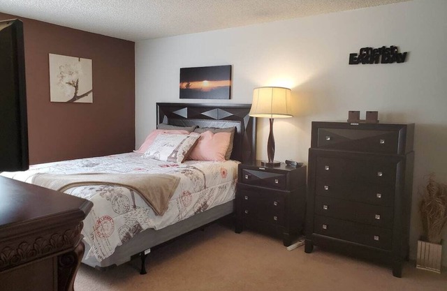T Regency Suite